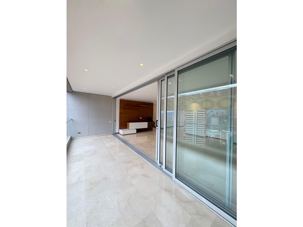 ARRIENDO APARTAMENTO, POBLADO TESORO