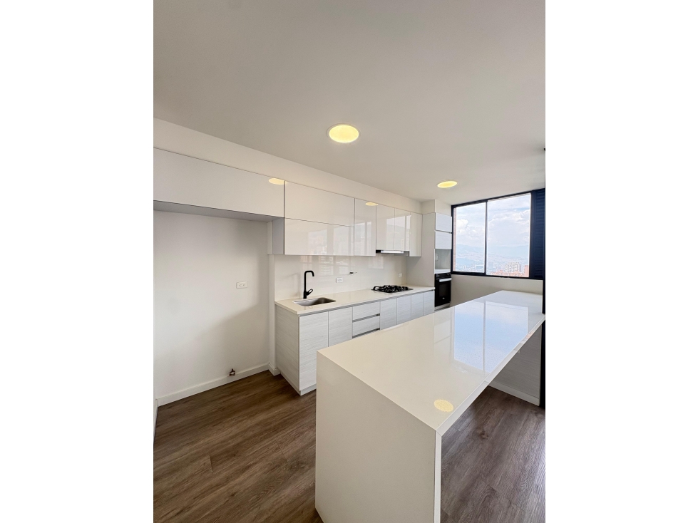 ARRIENDO APARTAMENTO PENTHOUSE POBLADO LALINDE - 4