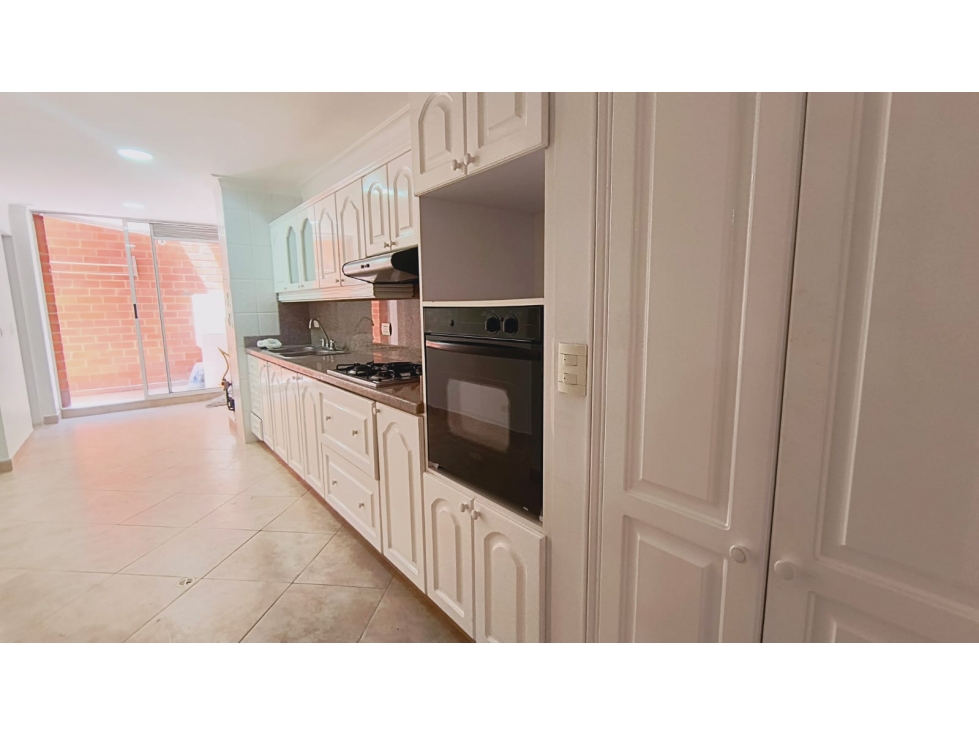 ARRIENDO APARTAMENTO - LAURELES