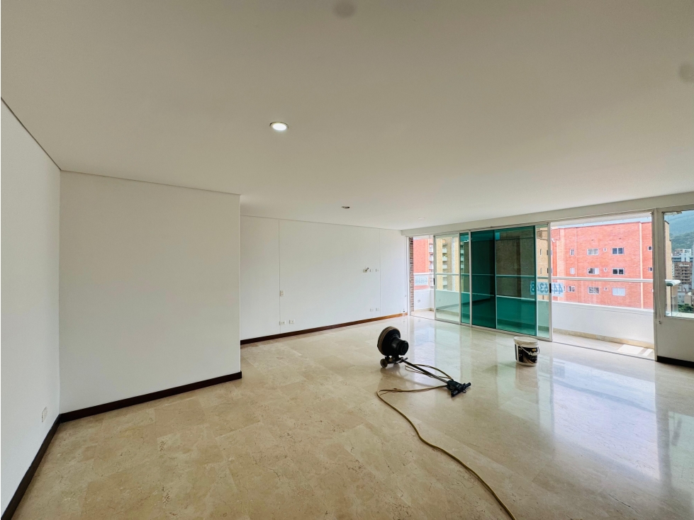 VENTA APARTAMENTO LAURELES