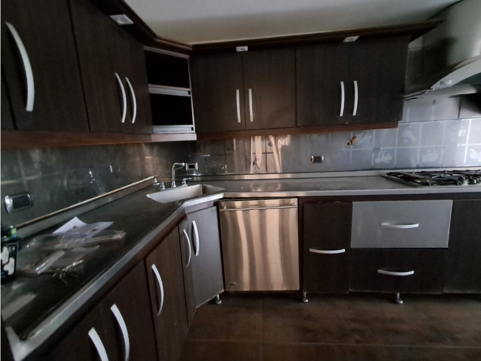 ARRIENDO APARTAMENTO - LAURELES. — foto 4