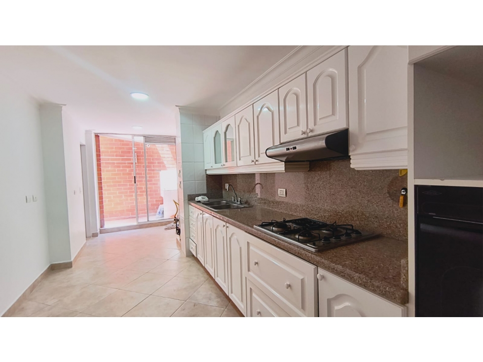 ARRIENDO APARTAMENTO - LAURELES — foto 2