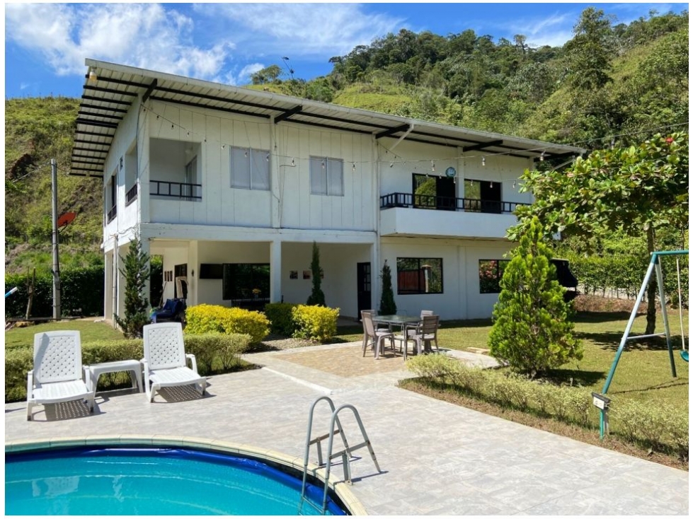 VENTA CASA FINCA - VÍA PORCE YOLOMBÓ - 2