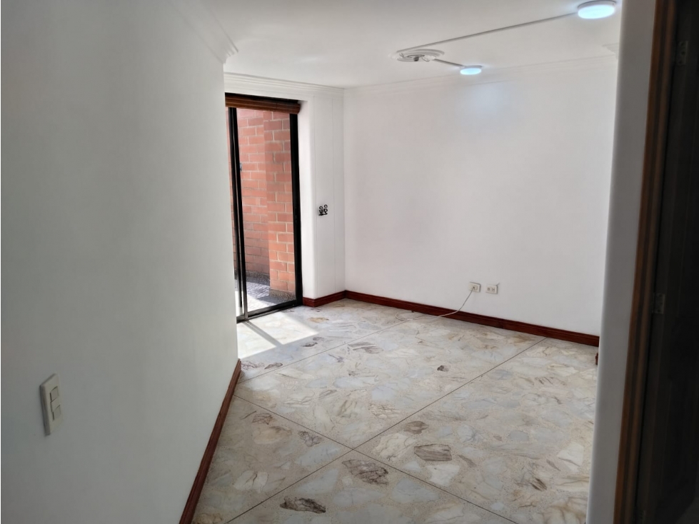 ARRIENDO Y VENTA APARTAMENTO - LAURELES — foto 5