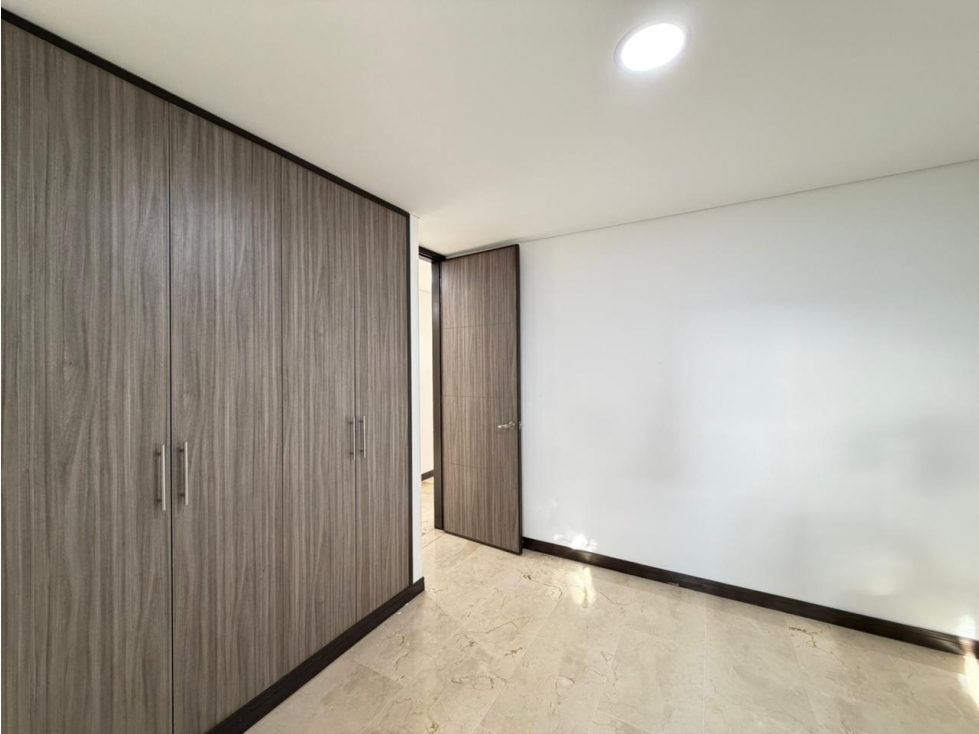 ARRIENDO APARTAMENTO - POBLADO CASTROPOL — foto 4