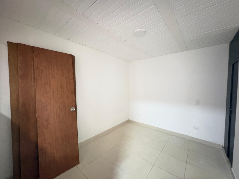 ARRIENDO CASA - LAURELES. — foto 4
