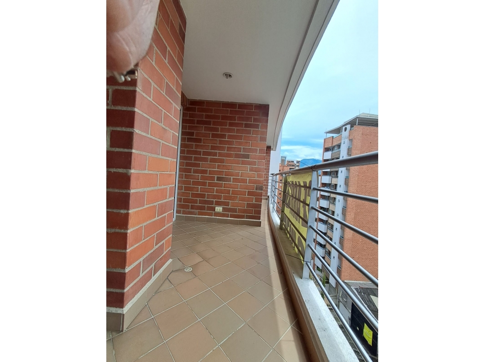 ARRIENDO APARTAMENTO - LAURELES. — foto 6