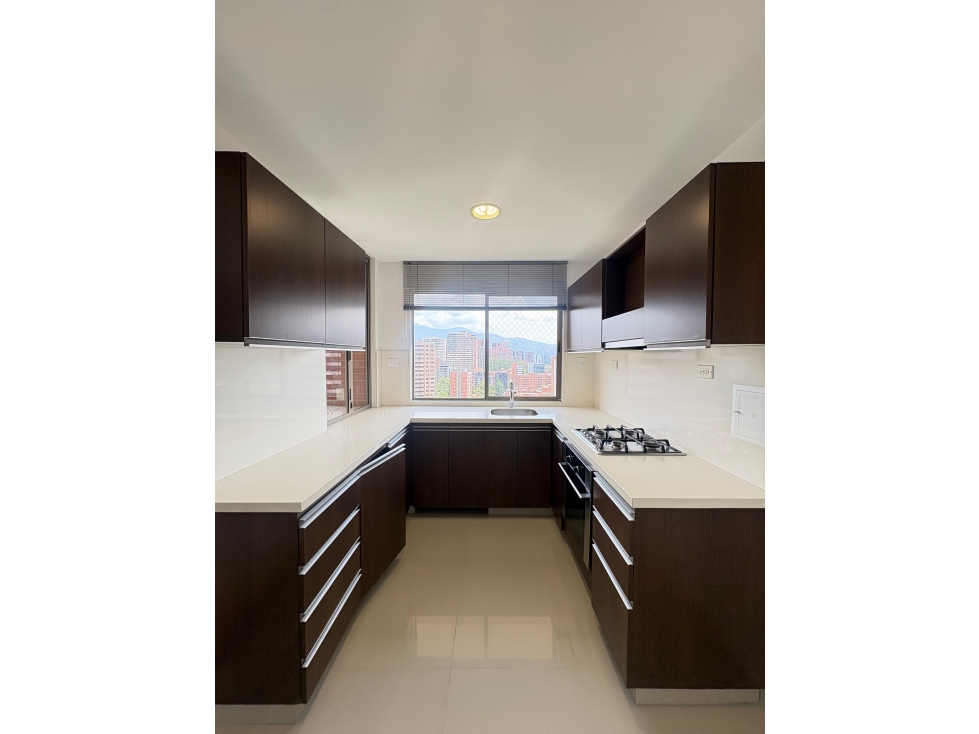 ARRIENDO APARTAMENTO, POBLADO LOMA LOS PARRA - 3