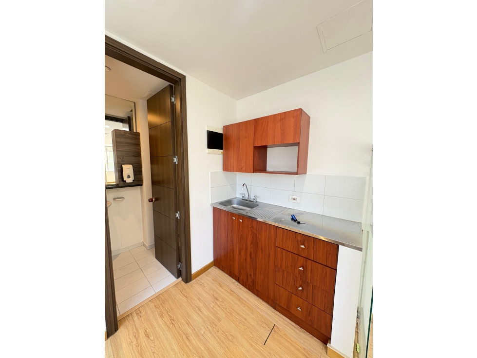 ARRIENDO OFICINA AV. PALMAS — foto 4