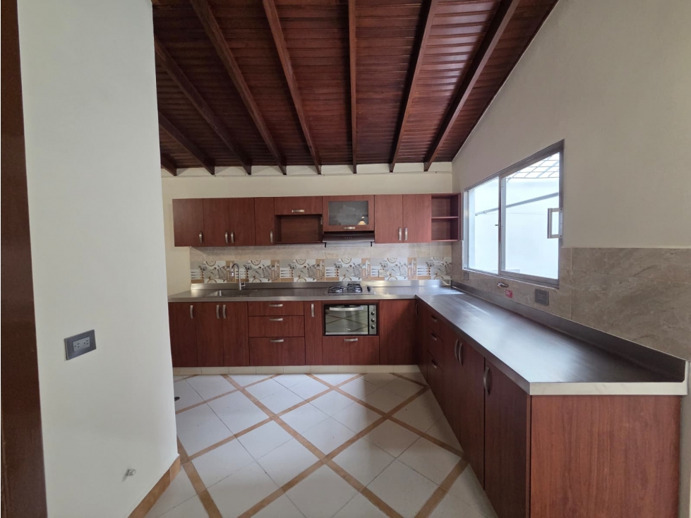 ARRIENDO CASA - BELEN ALAMEDA.