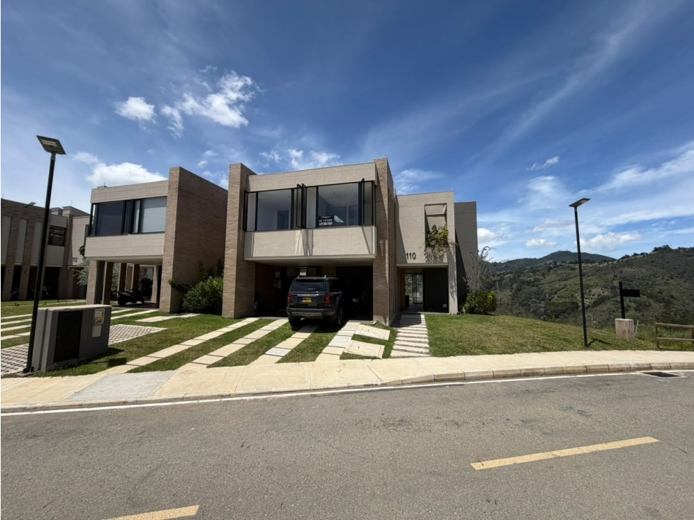 ARRIENDO CASA PARA ESTRENAR - RIONEGRO AEROPUERTO.