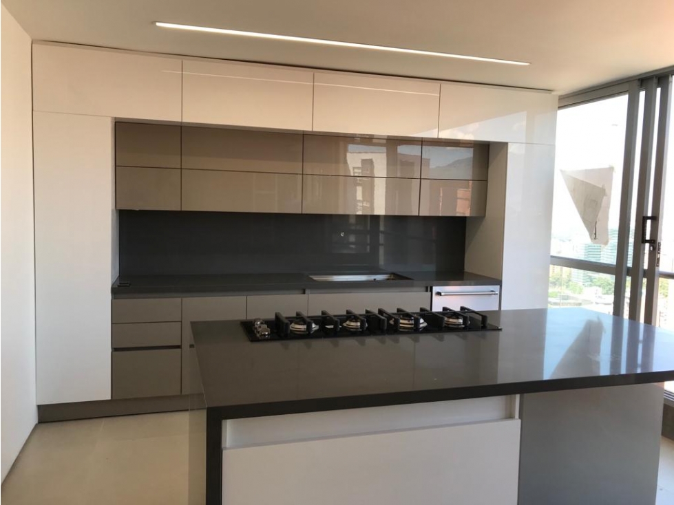 APARTAMENTO ARRIENDO, POBLADO LALINDE — foto 3