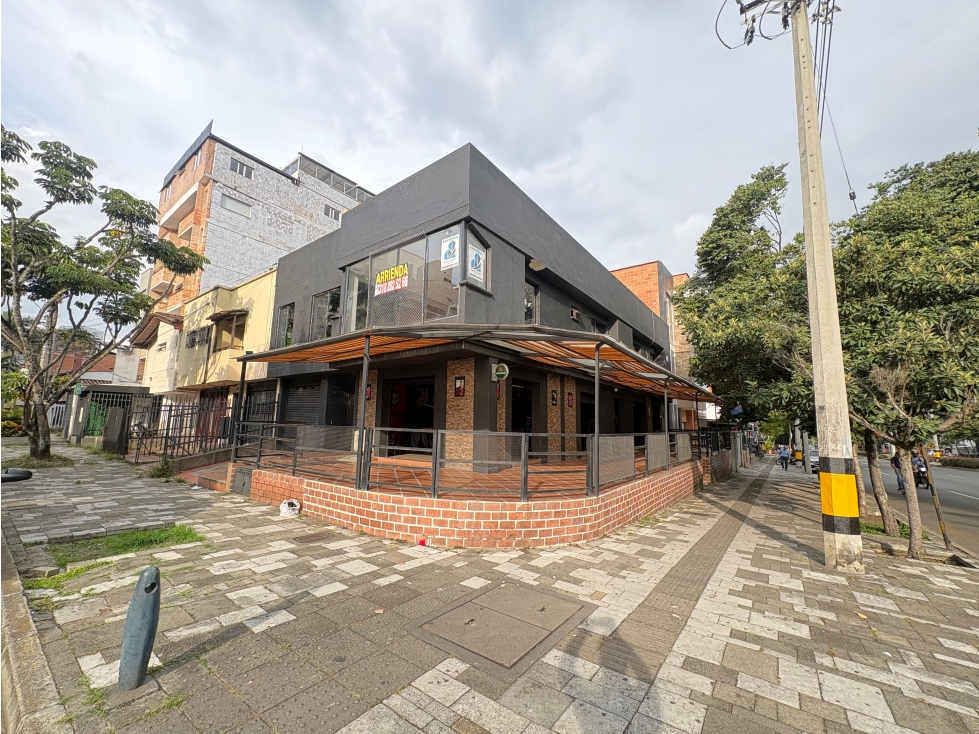 ARRIENDO LOCAL LAURELES