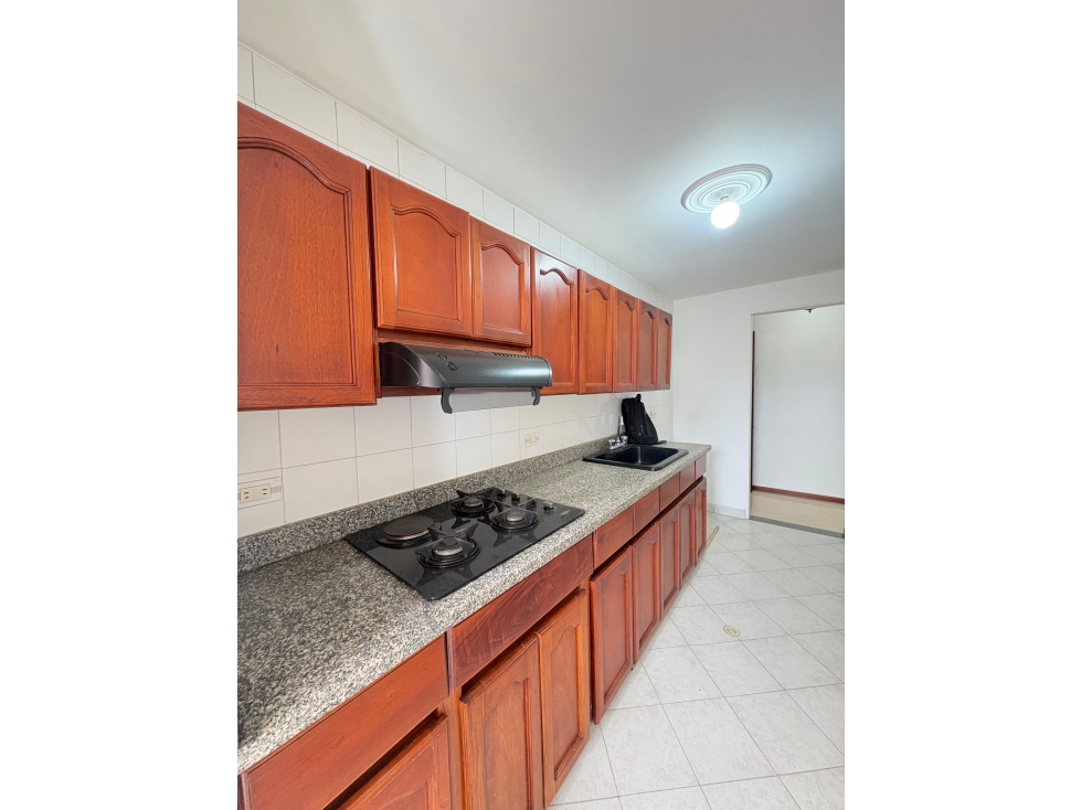 ARRIENDO APARTAMENTO, LAURELES SEGUNDO PARQUE — foto 2