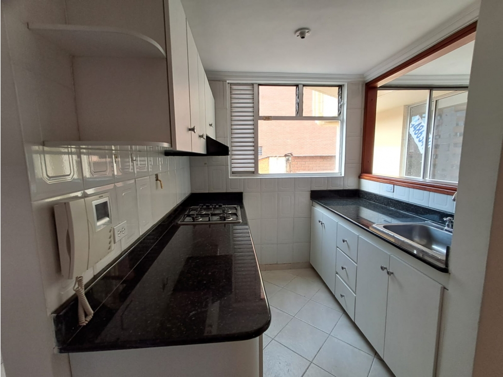 ARRIENDO APARTAMENTO - LAURELES. — foto 2