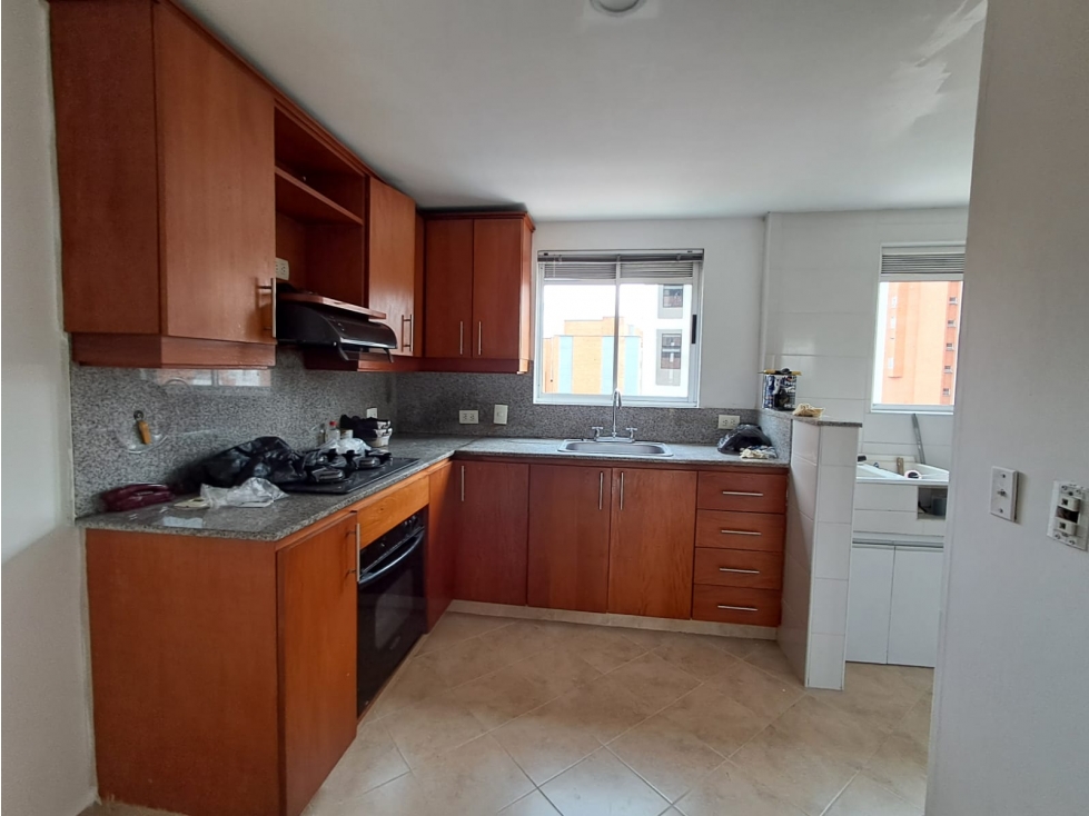 ARRIENDO APARTAMENTO - LAURELES.