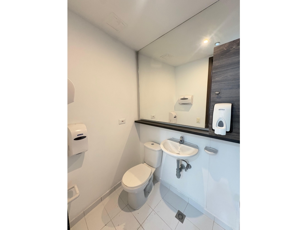 ARRIENDO OFICINA AV. PALMAS — foto 5