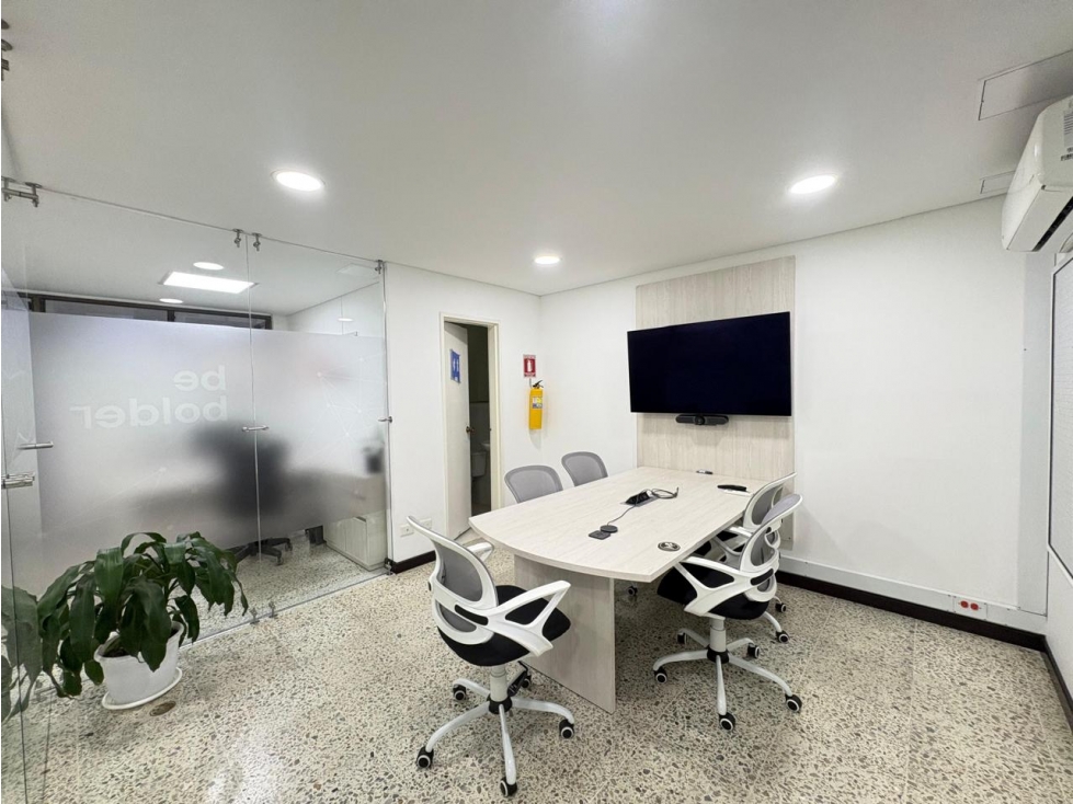 VENDO OFICINA - EXITO DE COLOMBIA — foto 3
