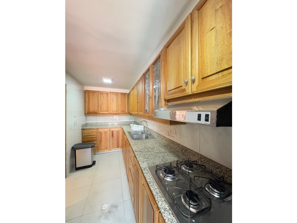 ARRIENDO APARTAMENTO AMOBLADO - LAURELES — foto 5