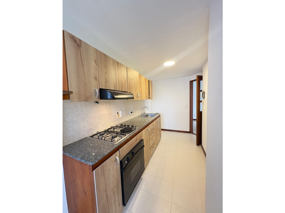 ARRIENDO APARTAMENTO, POBLADO INFERIOR LOS BALSO