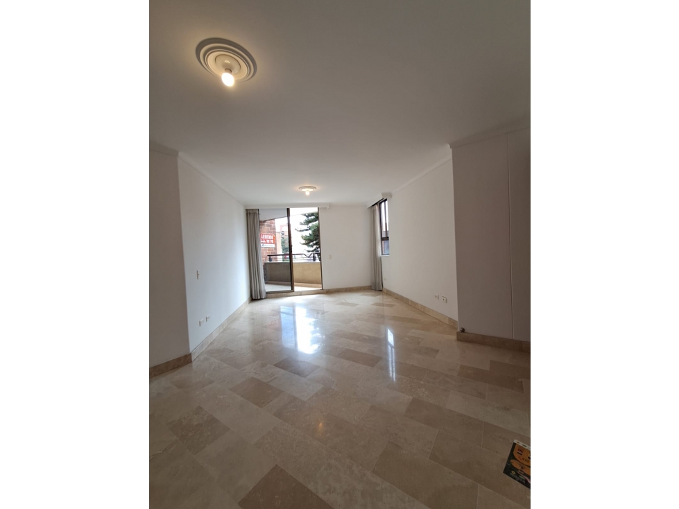 ARRIENDO APARTAMENTO - LAURELES. — foto 2