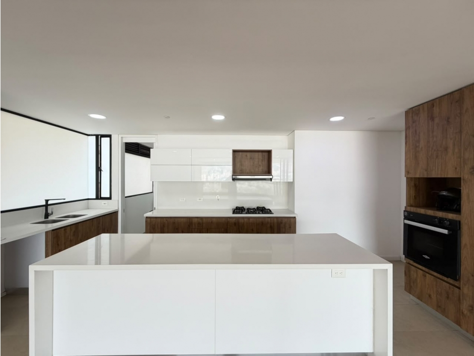 ARRIENDO APARTAMENTO - POBLADO SANTA MARIA DE LOS ANGELES.