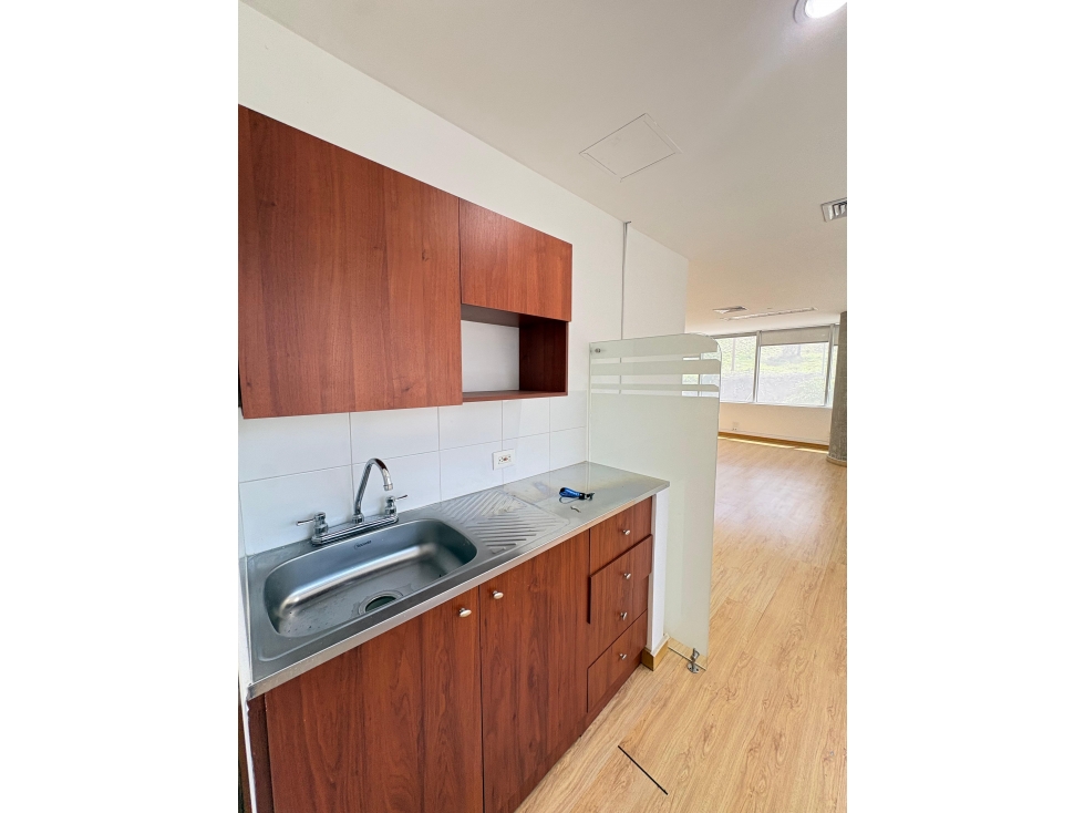ARRIENDO OFICINA AV. PALMAS — foto 6