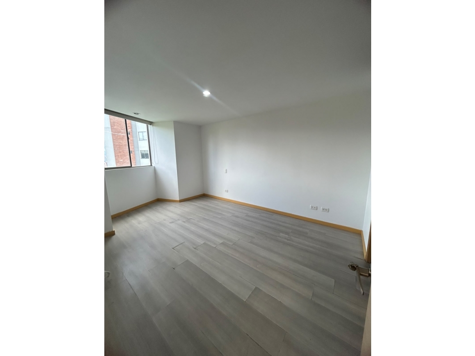ARRIENDO APARTAMENTO - POBLADO LOMA EL ENCIERRO — foto 3