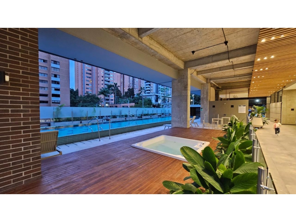 ARRIENDO APARTAMENTO DUPLEX, POBLADO MILLA DE ORO — foto 2