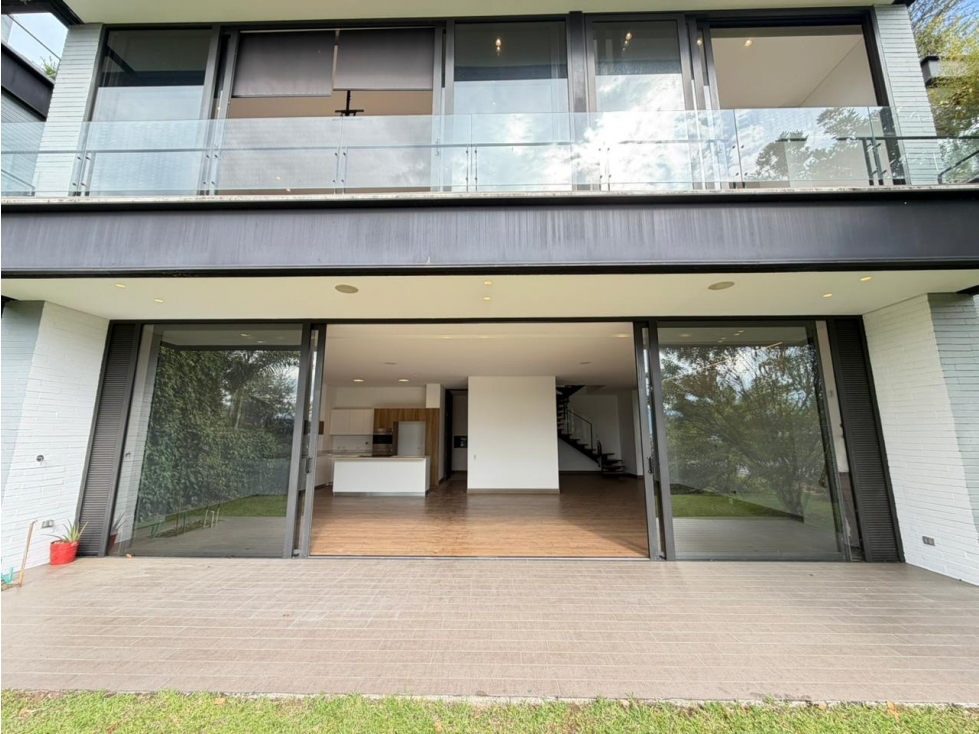 ARRIENDO APARTAMENTO DUPLEX - POBLADO BALSOS.