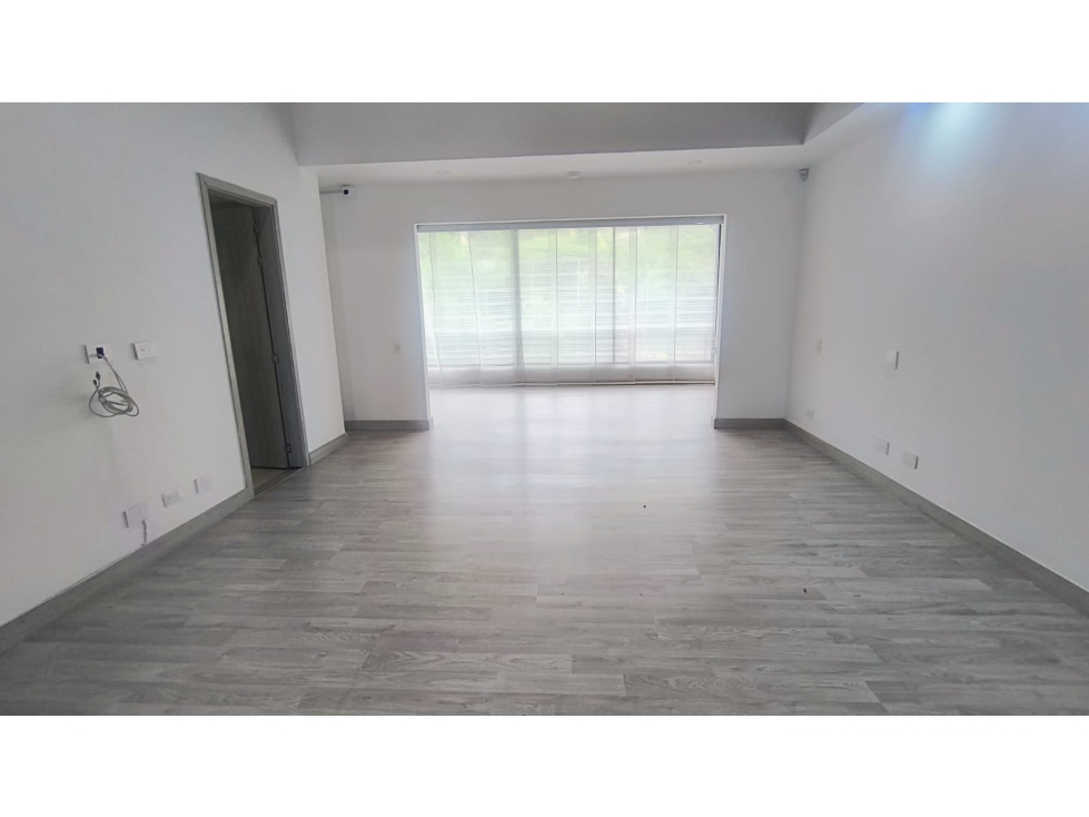 ARRIENDO CASA UNIFAMILIAR - POBLADO. — foto 4