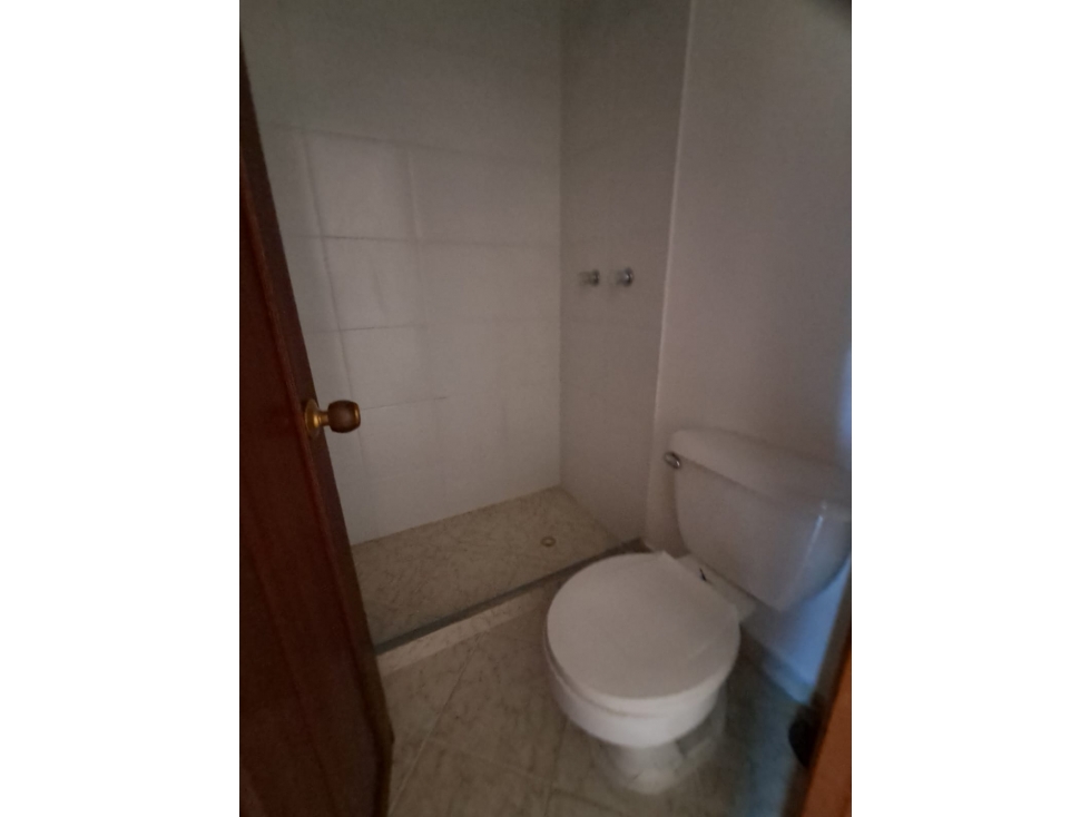ARRIENDO APARTAMENTO - LAURELES. — foto 6