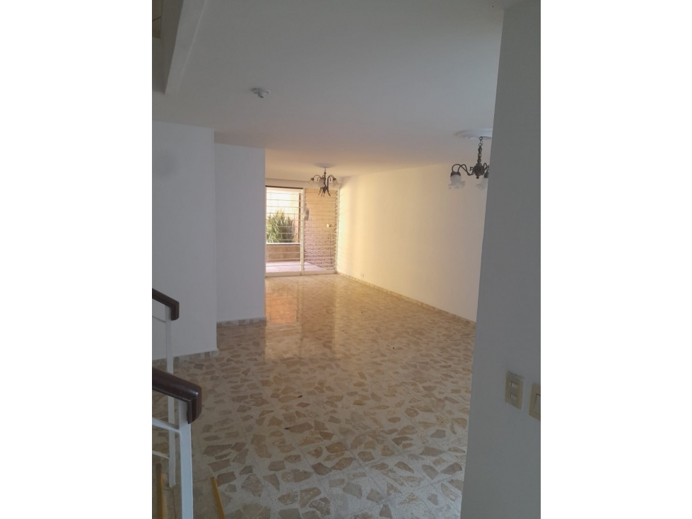 ARRIENDO CASA COMERCIAL - LA CASTELLANA.