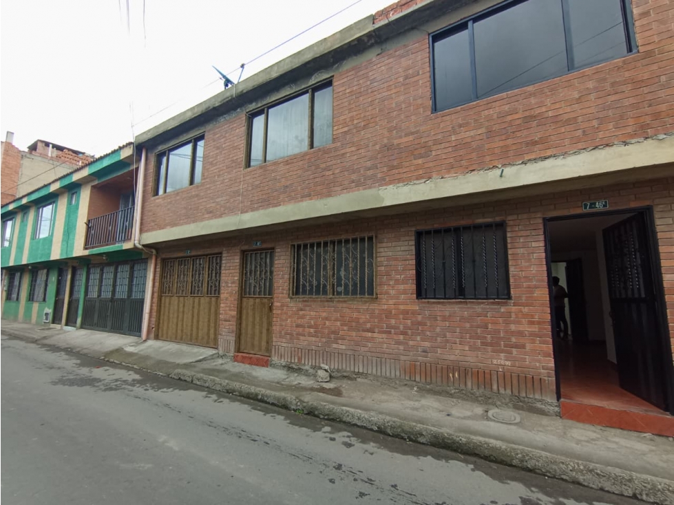 VENDO CASA GRANDE -SECTOR GRAN COLOMBIA- PAGO EFECTIVO