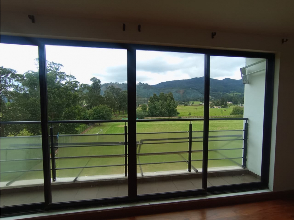 VENDO APTO 5TO PISO SIN ASCENSOR -HERMOSA VISTA- CON PARQUEADERO — foto 2