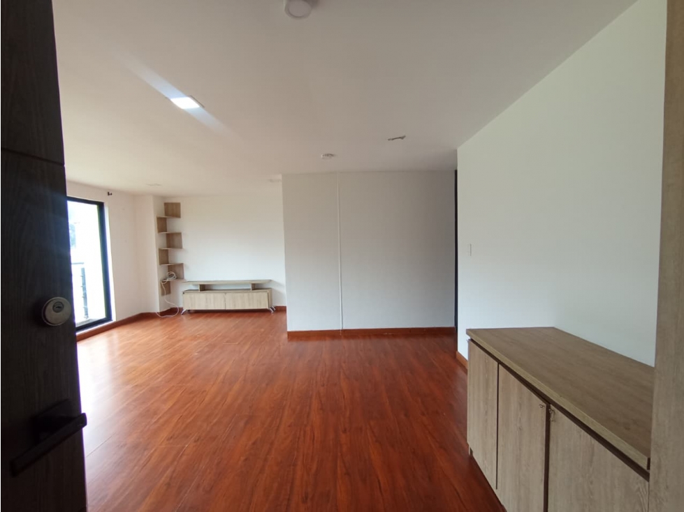 VENDO APTO 5TO PISO SIN ASCENSOR -HERMOSA VISTA- CON PARQUEADERO — foto 3