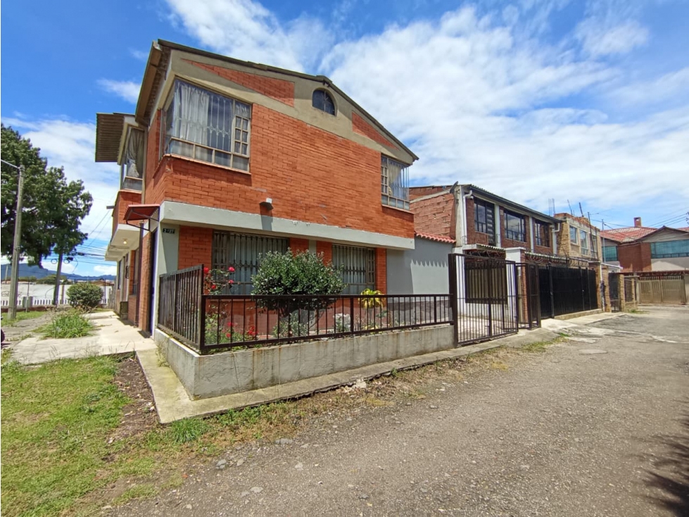 ARRIENDO CASA- CENTRO CAJICA — foto 2