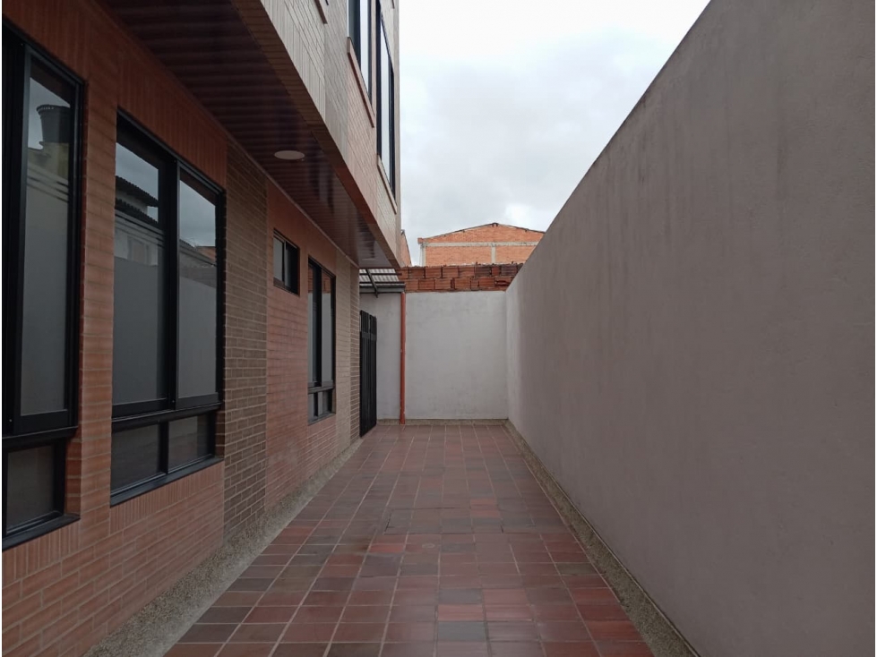 ARRIENDO APTO A UNA CUADRA DE LA AV CAVALIER — foto 4