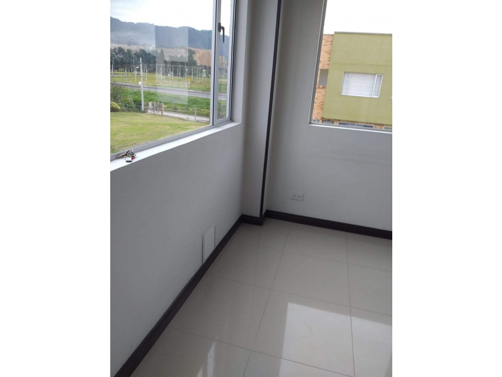 VENDO APTO DIAGONAL UNIVERSIDAD MILITAR — foto 3