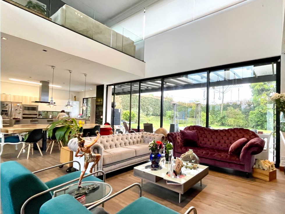 Casa en venta, Envigado, Alto de Las Palmas.