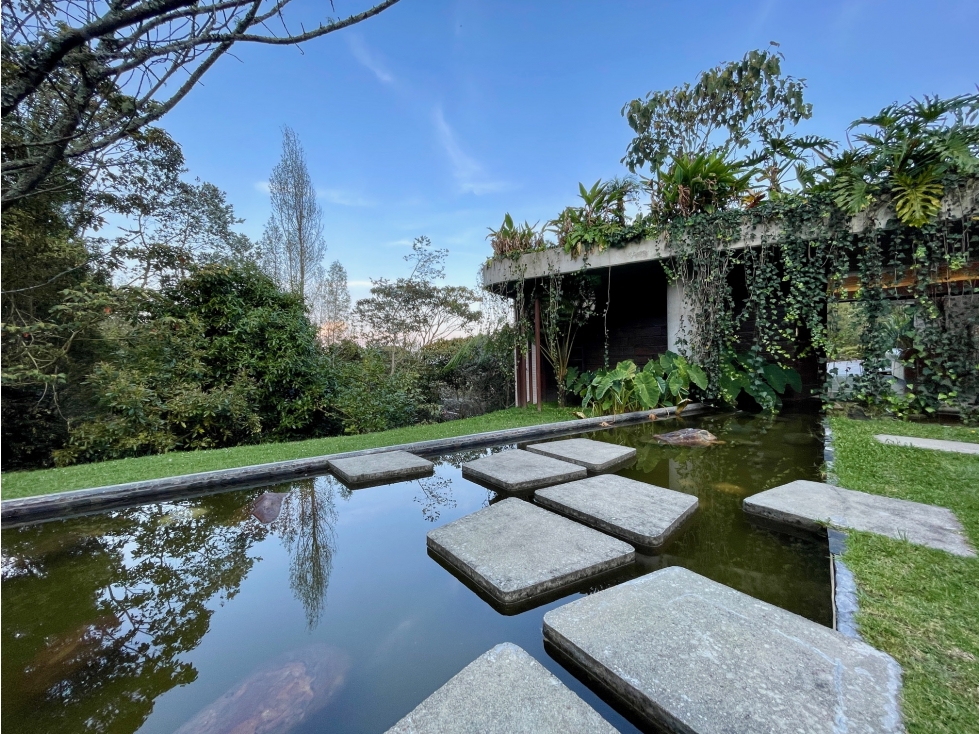 Casa de lujo en venta, Alto del Escobero, moderna con vista. — foto 5