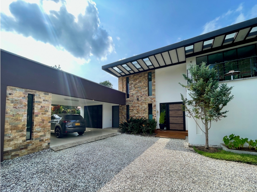 Casa en venta, Llanogrande, sector CAI, apetecida urbanización. — foto 2