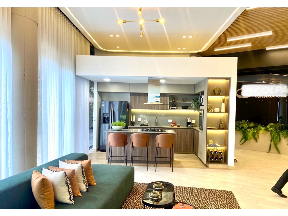 Local rentando, en Avenida El Poblado, excelente inquilino — foto 3