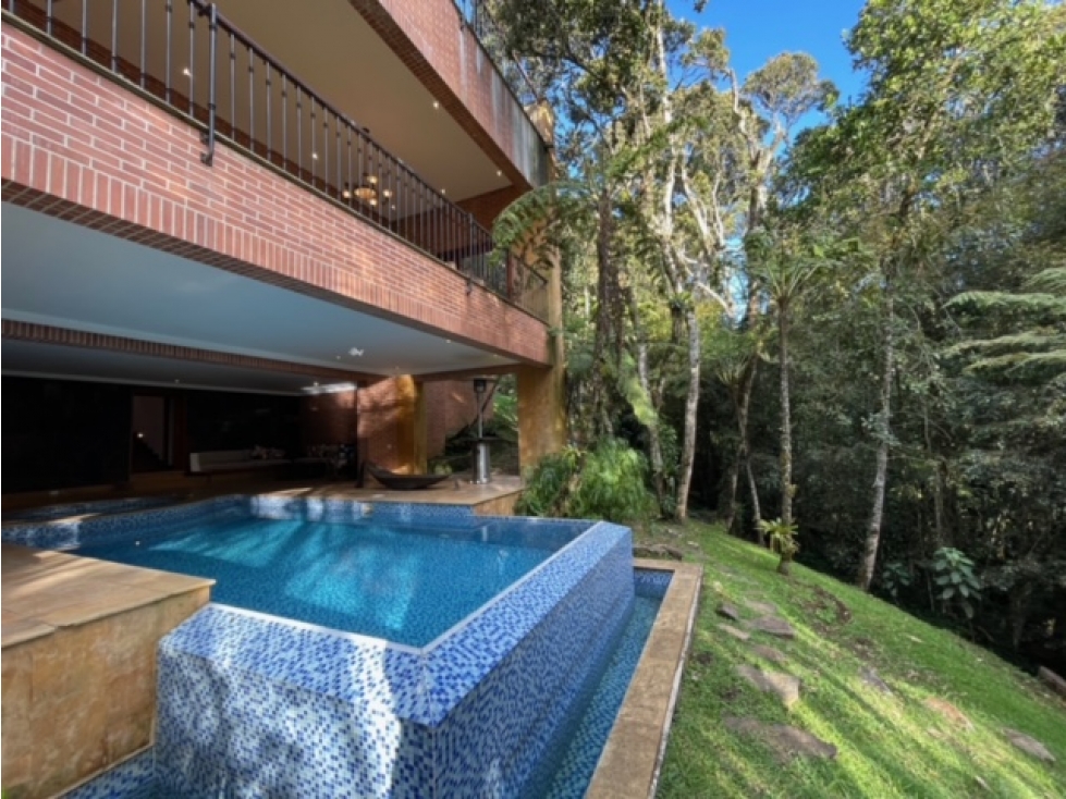 Casa de lujo con piscina en venta, Alto de Las Palmas, Envigado