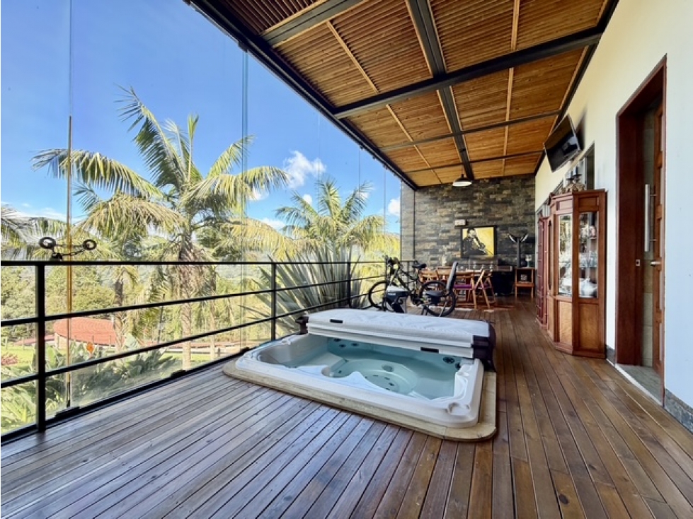 Casa venta con pesebreras Juanito Laguna Fizebad El Retiro