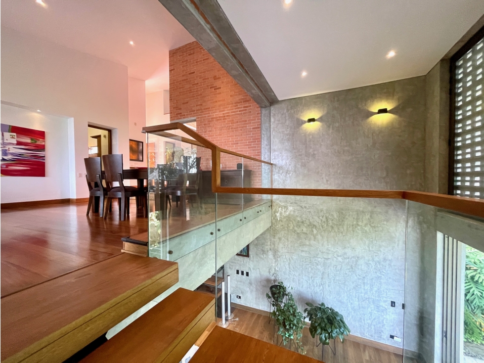 Casa en venta, Poblado parte alta, El Tesoro, vista a la ciudad — foto 2