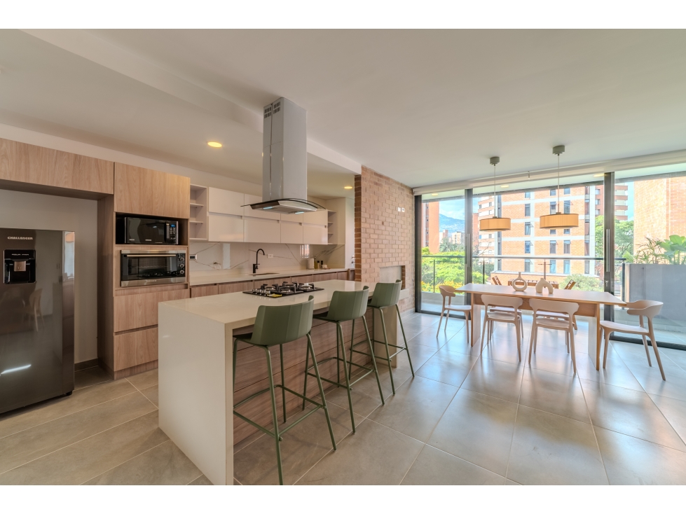 En Venta Apartamento Amoblado 115 m² Reales — foto 2