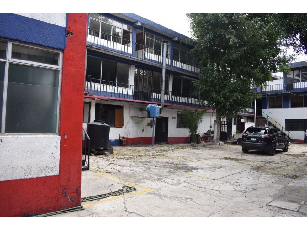 Nave Industrial en Venta: Oficinas y Mini Bodegas - 4