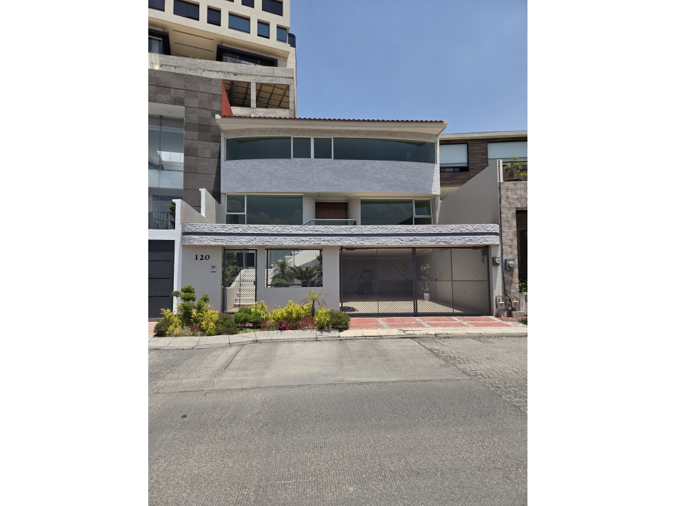 Casa en Venta 6a Sección de Lomas Verdes - 1