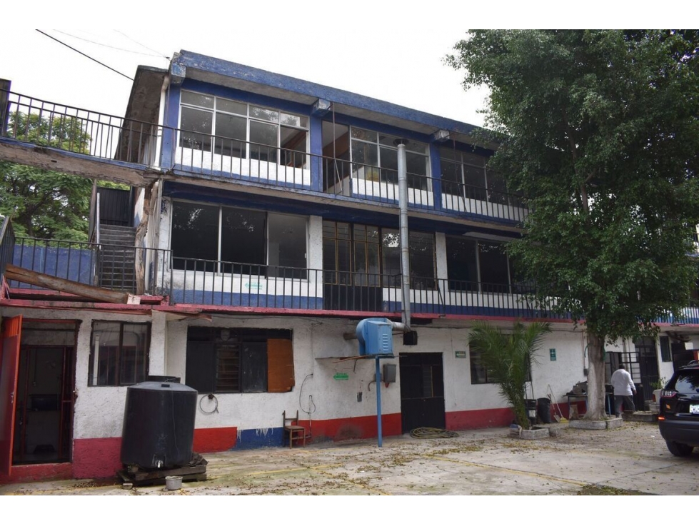 Nave Industrial en Venta: Oficinas y Mini Bodegas - 2